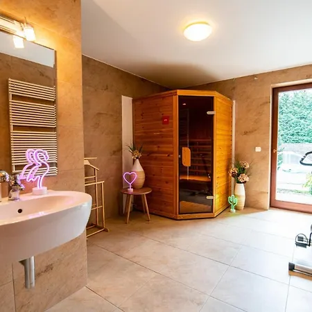 Villa With Pool & Sauna In Beer Village