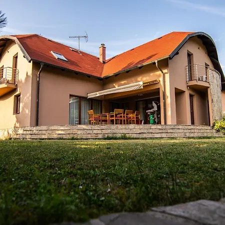 Villa With Pool & Sauna In Beer Village *