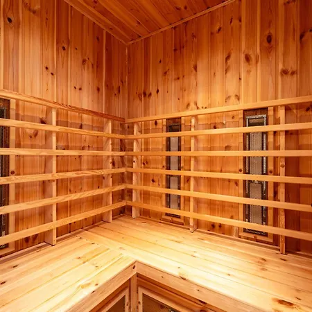 With Pool & Sauna In Beer Village Velke Popovice